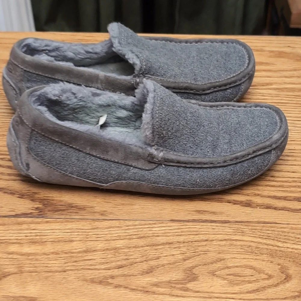 UGG Ascot Men's Suede Slippers Gray Size 8 Comfort Slip On Lined
